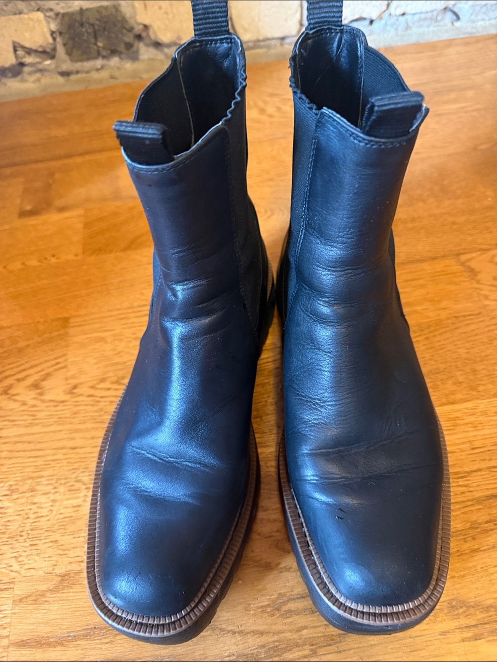 Sam Edelman Laguna Chelsea Boot - Picture 4 of 6